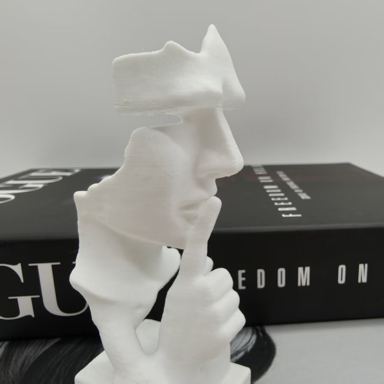 3D Printing Household Items - Statue de penseur, le Silence est